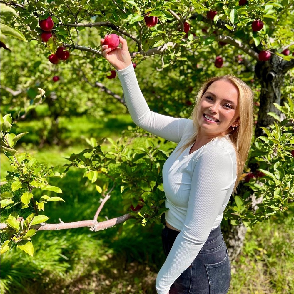 Meet your Posher, Lauren